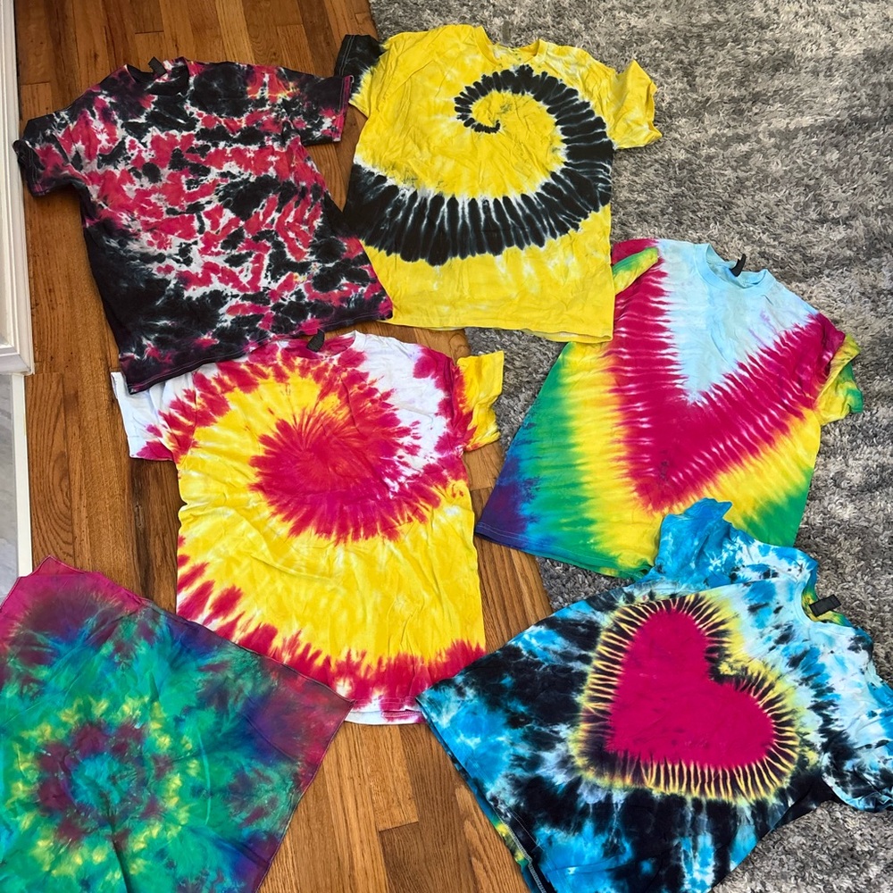 Colorful Tie-Dye adult Shirt Set